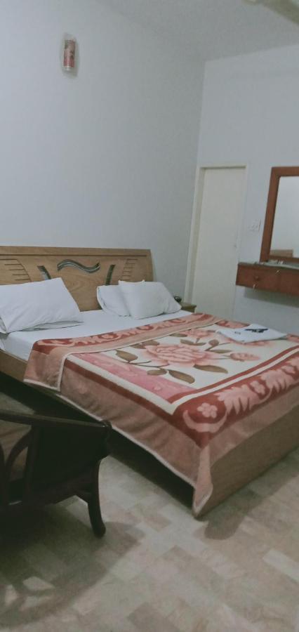 Airport Hotel Bed & Rest Karaçi Dış mekan fotoğraf
