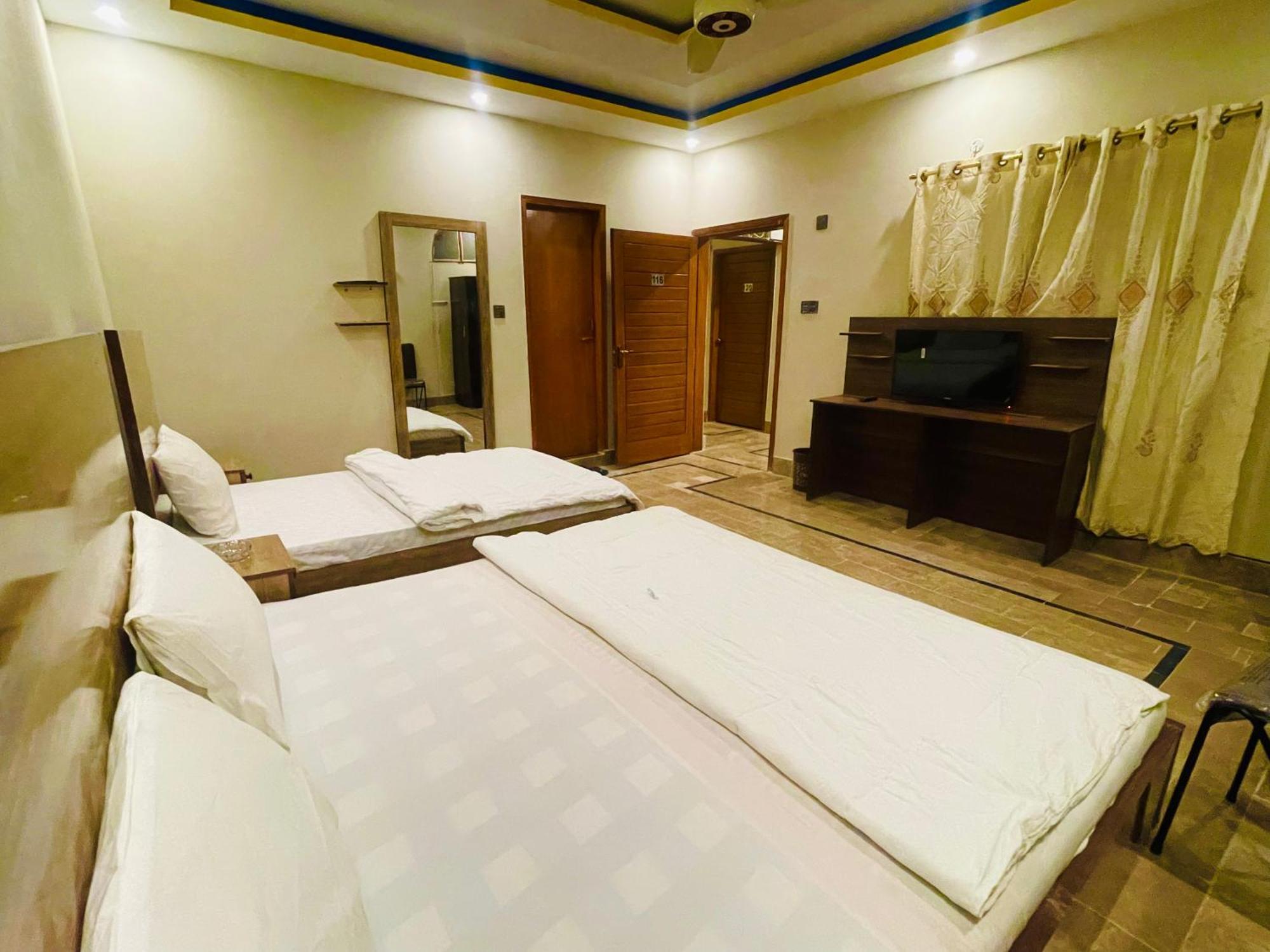Airport Hotel Bed & Rest Karaçi Dış mekan fotoğraf