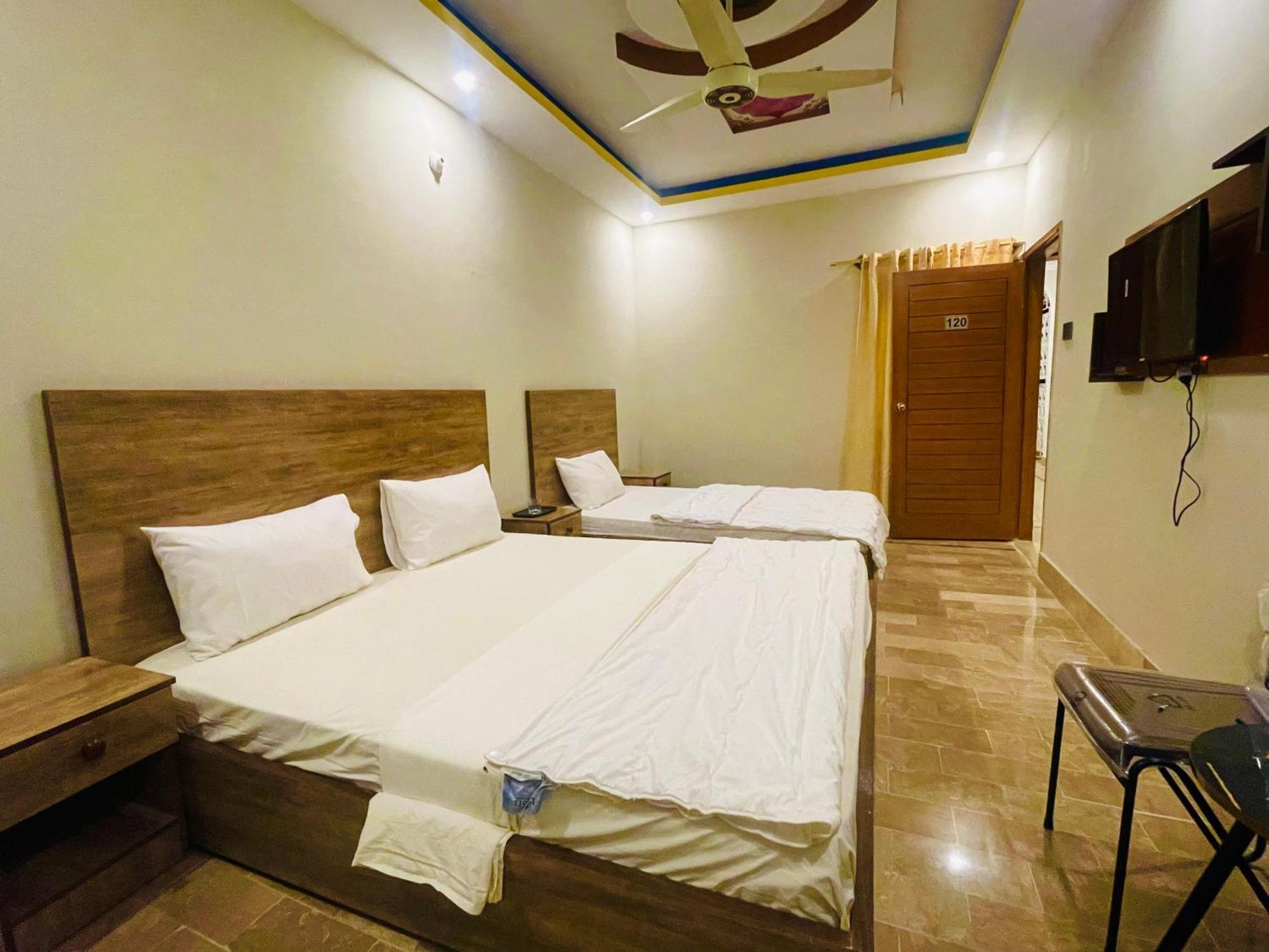 Airport Hotel Bed & Rest Karaçi Dış mekan fotoğraf