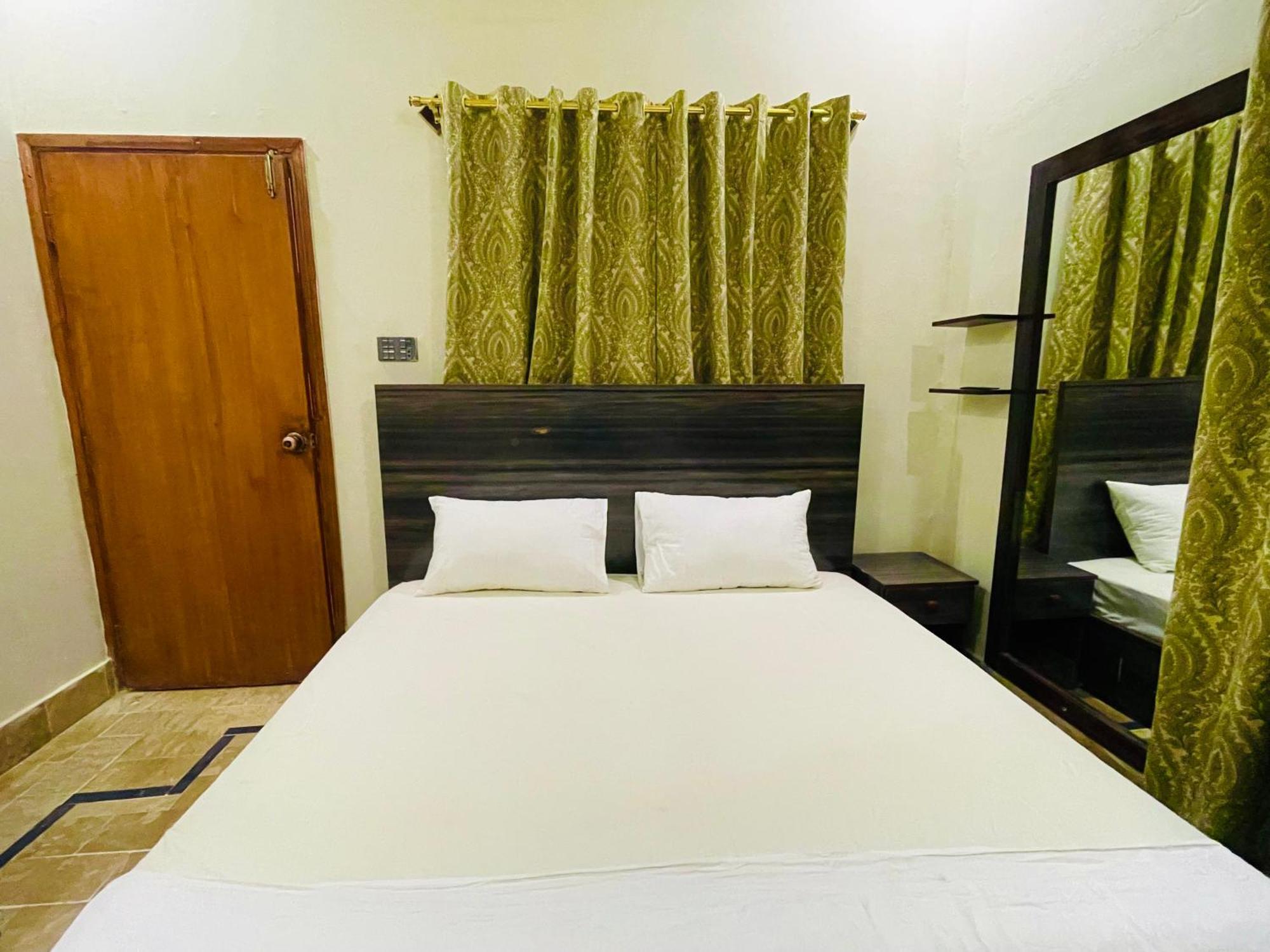 Airport Hotel Bed & Rest Karaçi Dış mekan fotoğraf