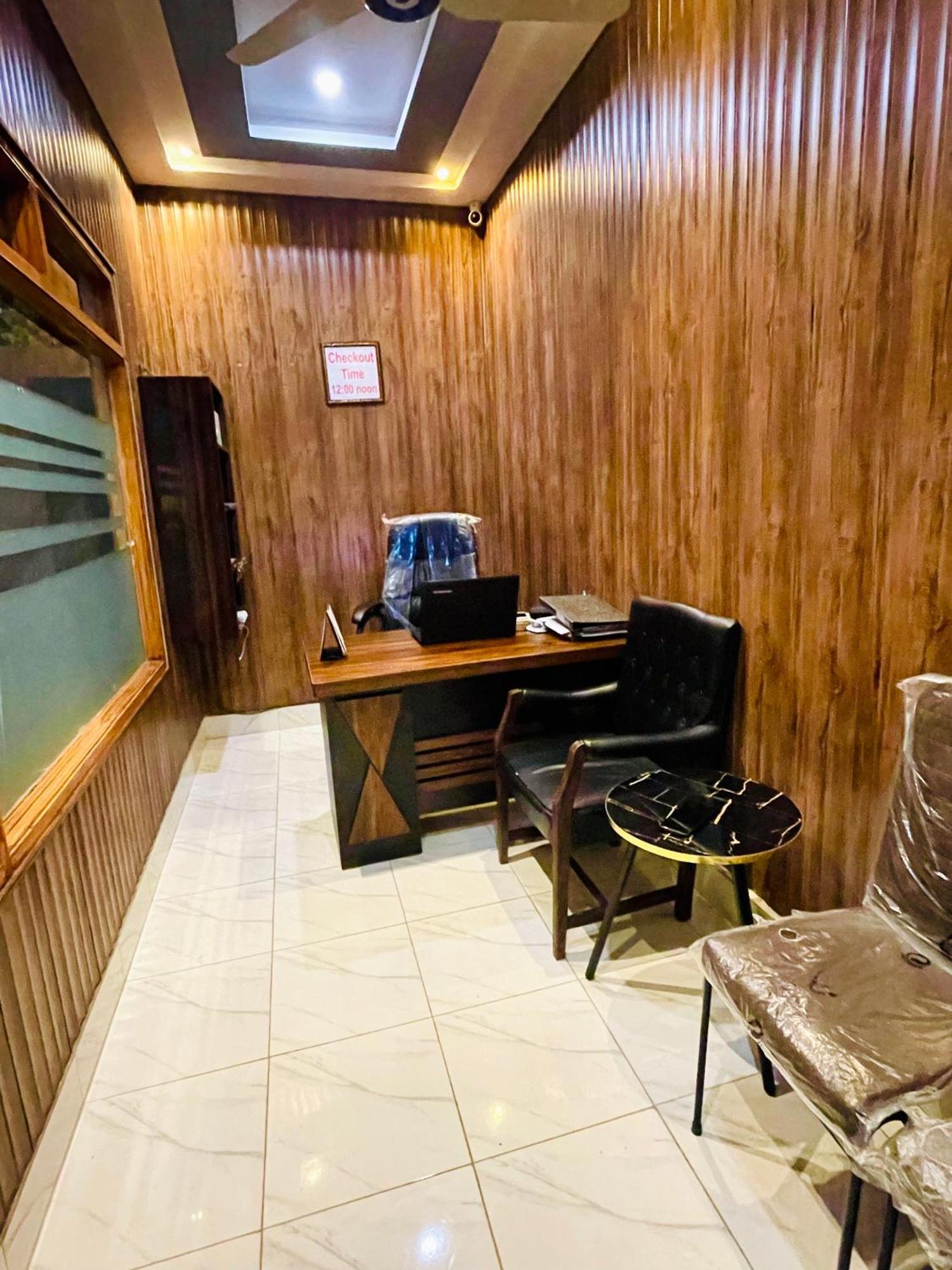 Airport Hotel Bed & Rest Karaçi Dış mekan fotoğraf