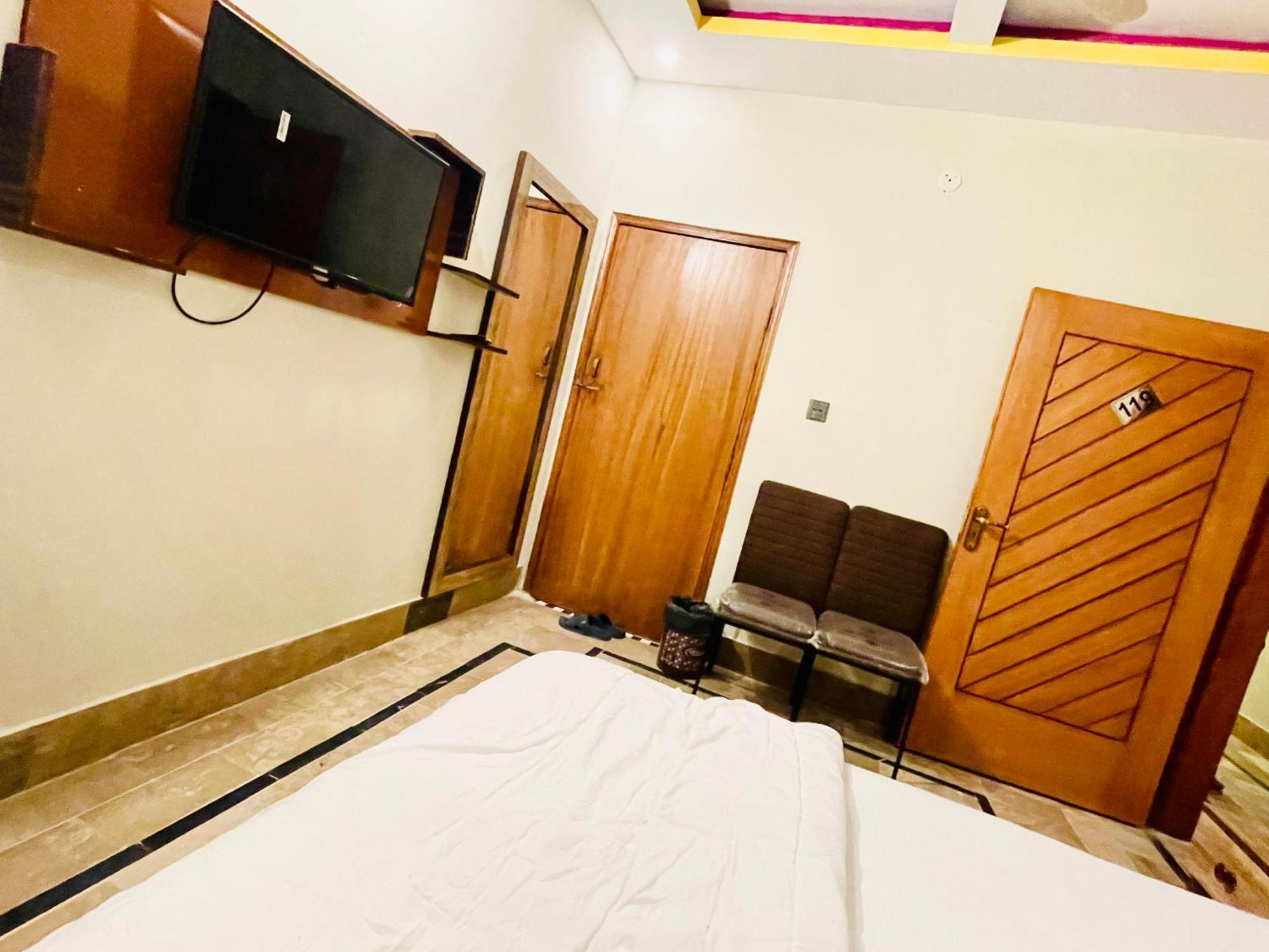 Airport Hotel Bed & Rest Karaçi Dış mekan fotoğraf