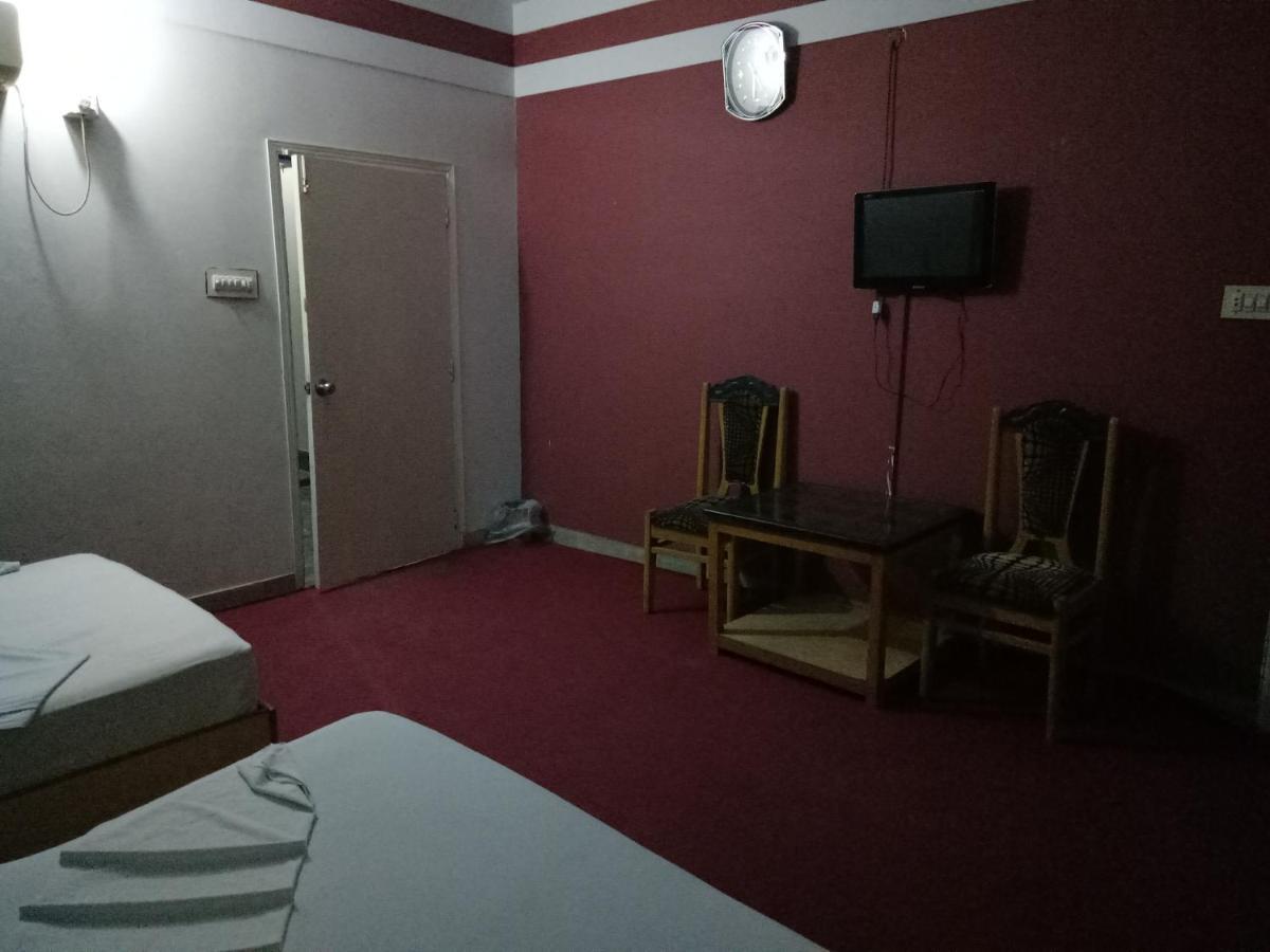 Airport Hotel Bed & Rest Karaçi Dış mekan fotoğraf