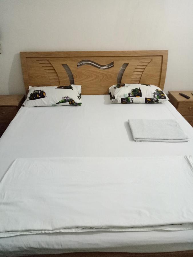 Airport Hotel Bed & Rest Karaçi Dış mekan fotoğraf